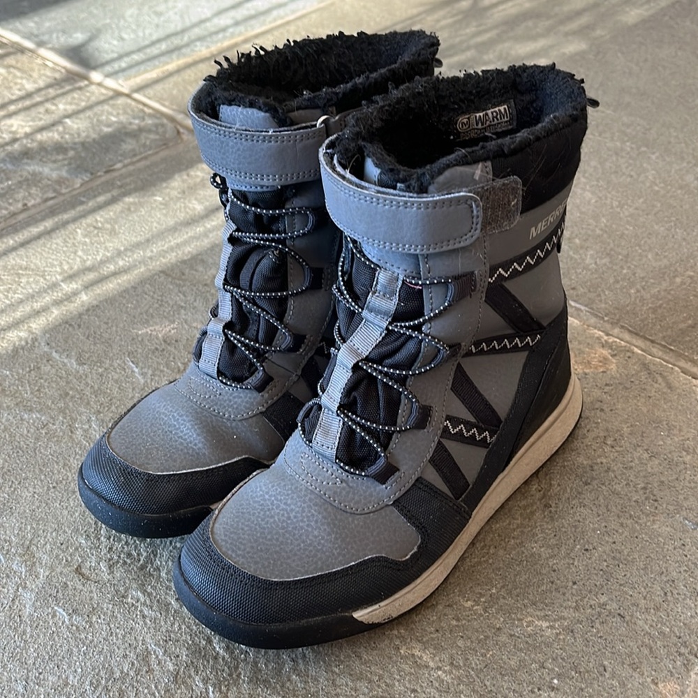Big Kids Merrell Snow Boots Size 2M